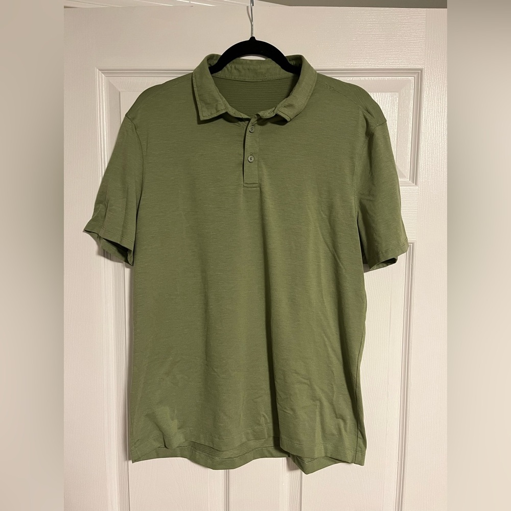 Men’s Lululemon polo top